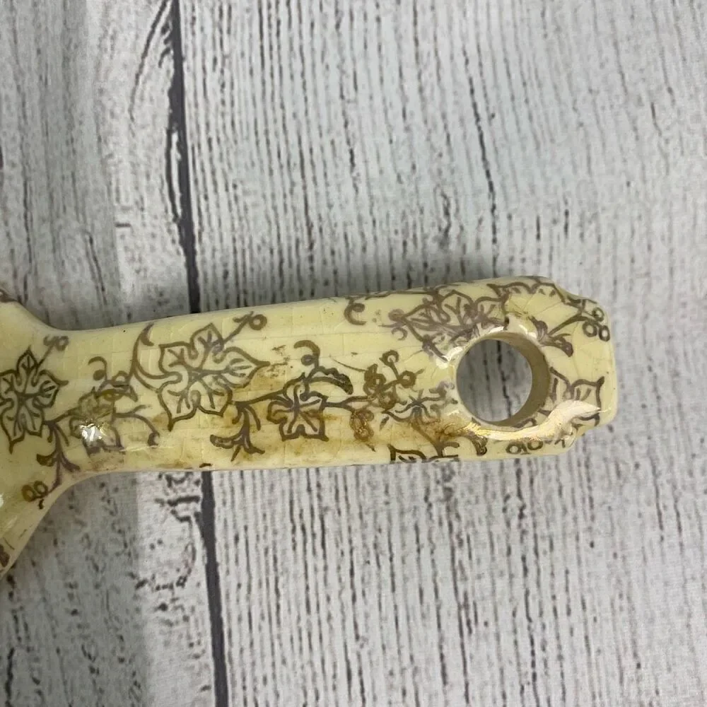 Ceramic vintage spatula w/gold flowers & picture